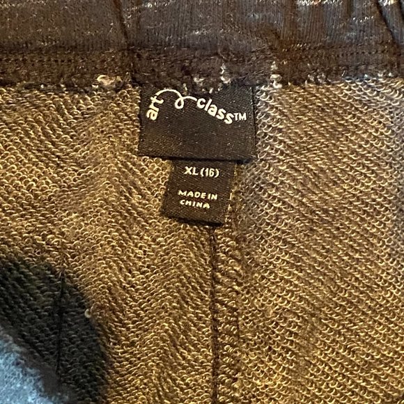 Abercrombie Kids Shirt & Art Class Jogging Shorts - Picture 5 of 5